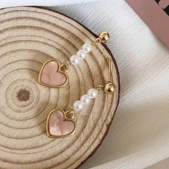 Vintage Look Gold and Pink Heart Pearl Earrings - Picture 3 of 8